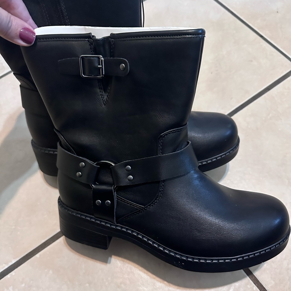 Torrid boots